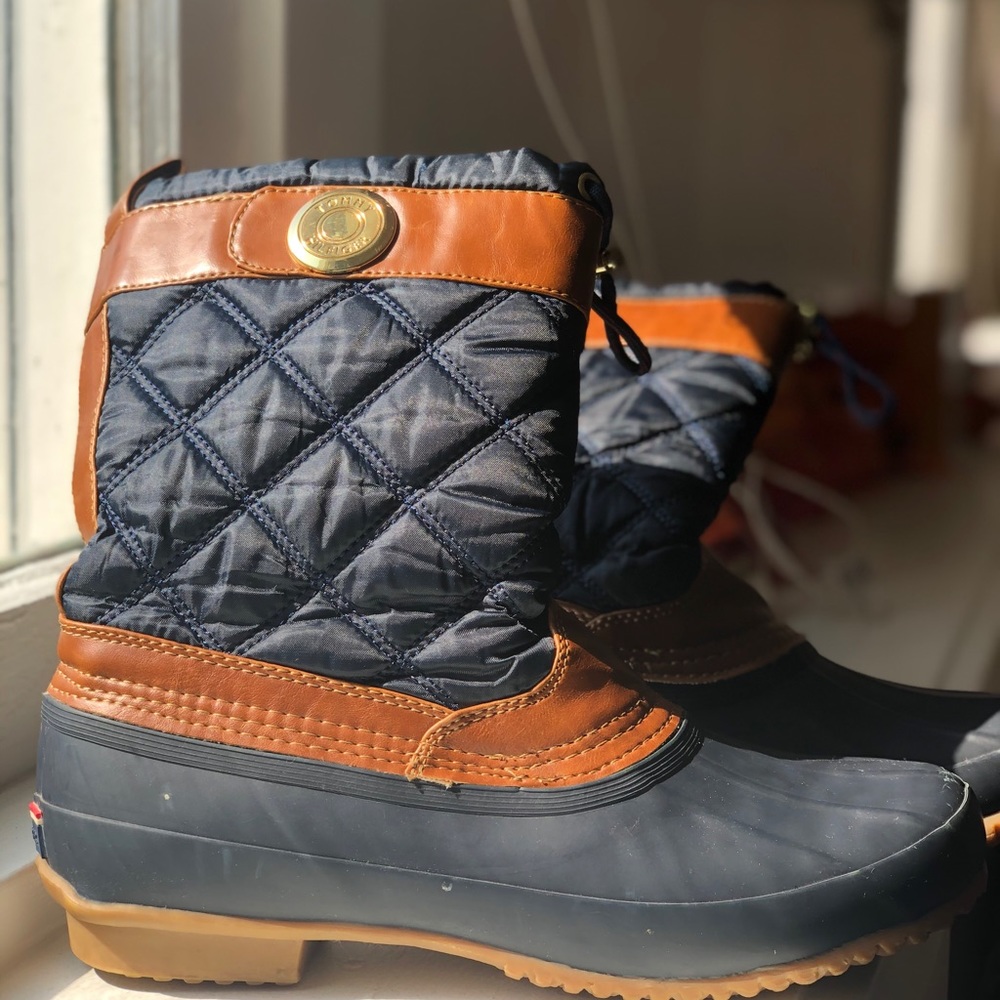 Women’s Tommy Hilfiger Arcadia Snow Boot size 9